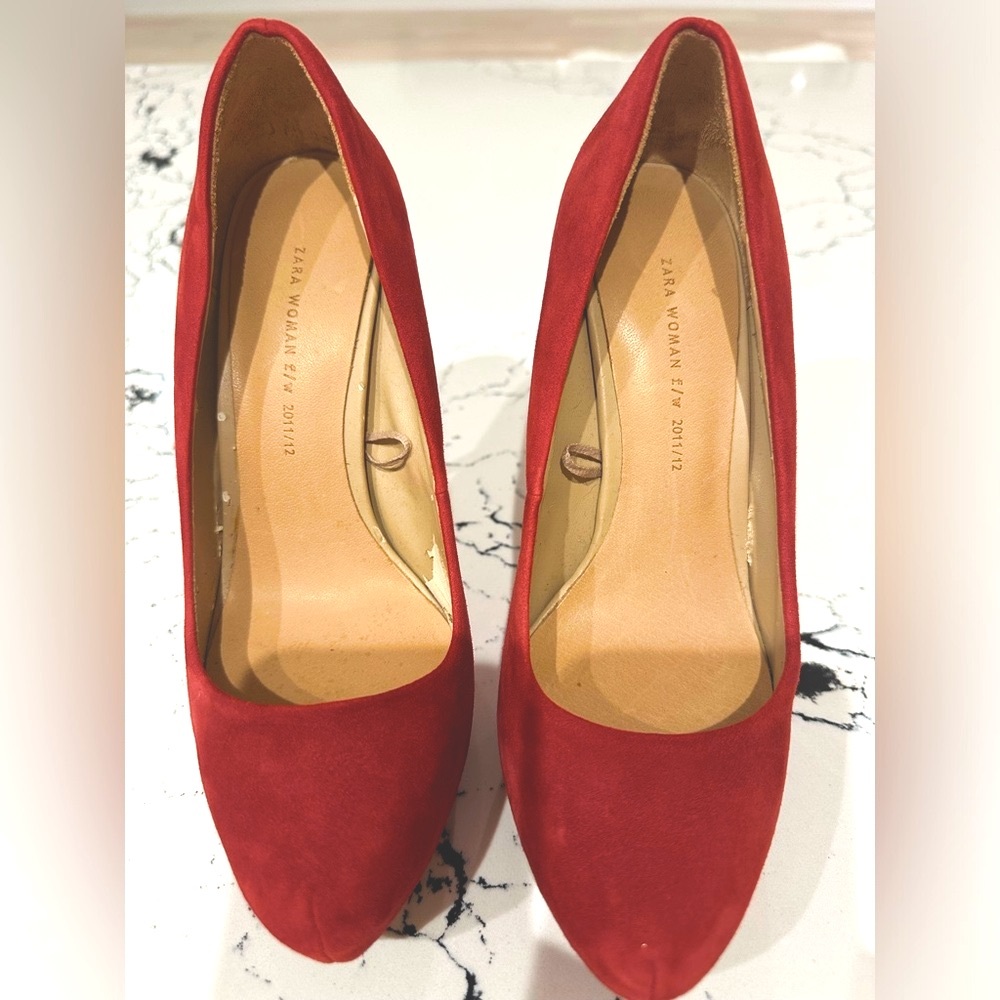 Red suede look high heel platform pumps